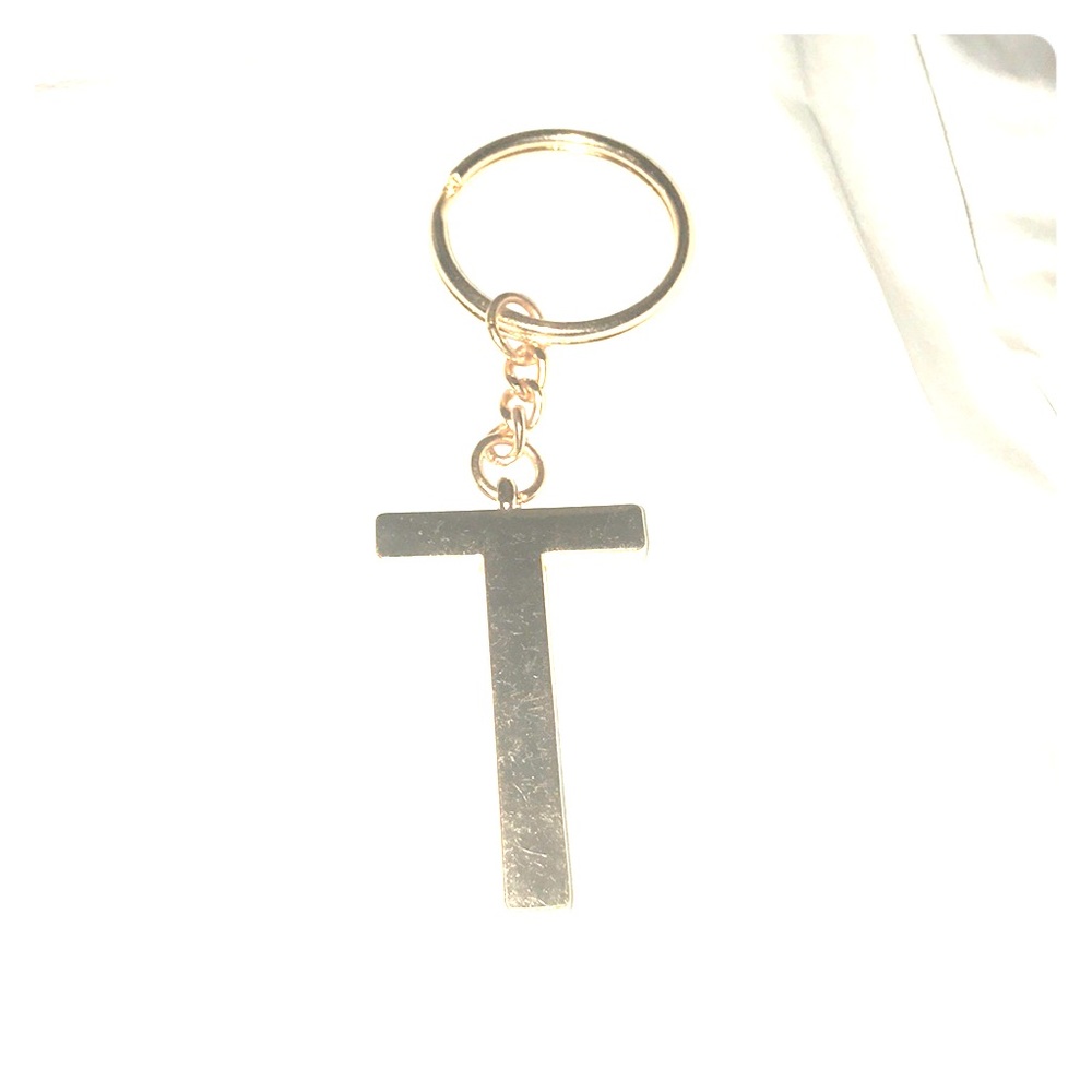Letter T monogram key chain in rose gold new
